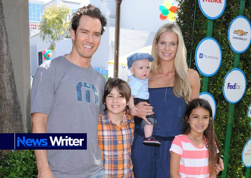 Ava Lorenn Gosselaar