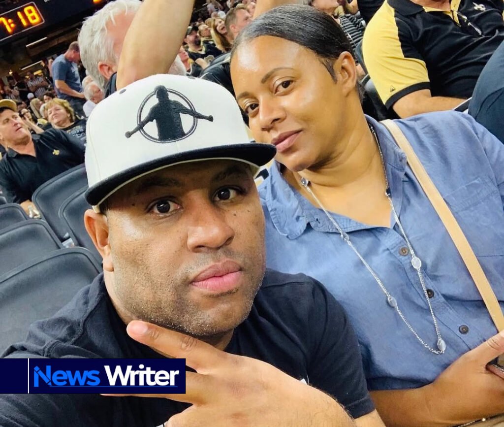 Dede Moseley, Eric Thomas